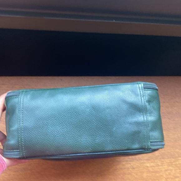 Longchamp leather toiletries & makeup bag. - Picture 8 of 16